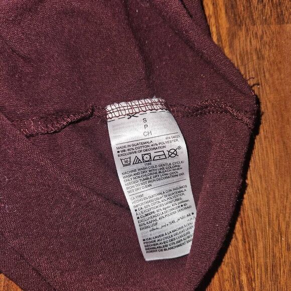 Old Navy Maroon Campfire Graphic Tee Mens Size Small - Picture 3 of 6